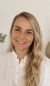 Chloe Hanlon Photo 175x300